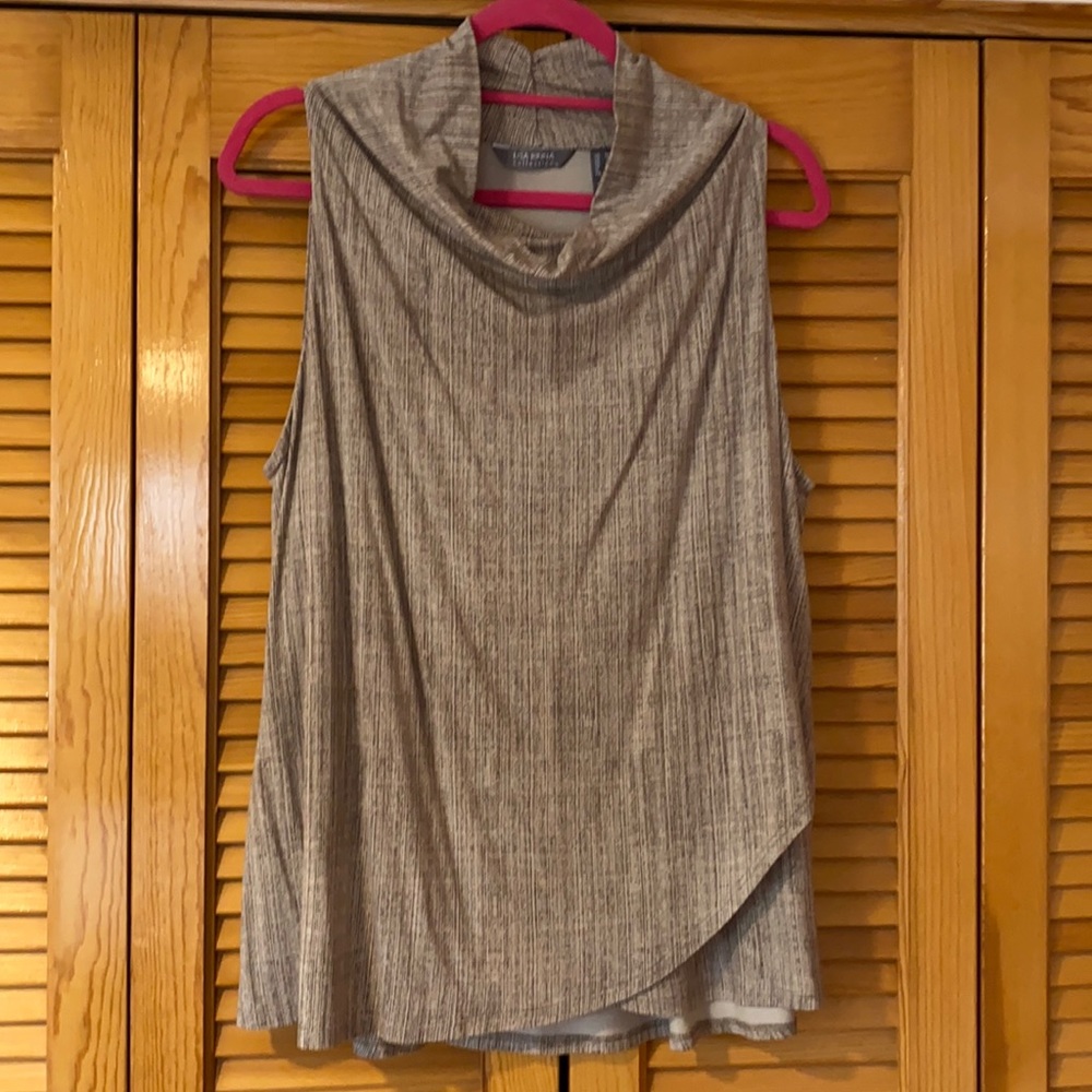 Lisa Rinna sleeveless layered top M